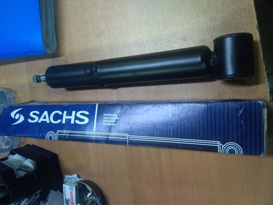 Амортизаторы Ауди100 уневерсал 1990г.в.