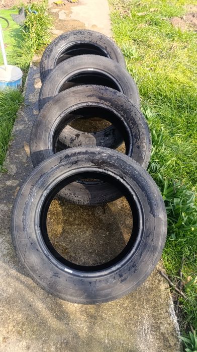 Продавам 4бр. все сезонни гуми HANKOOK 225/60/17 DOT 25/16.