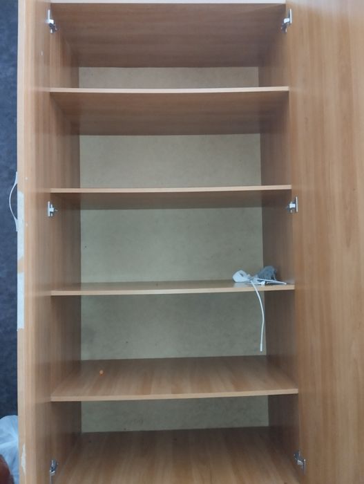 Шкаф для одежды .