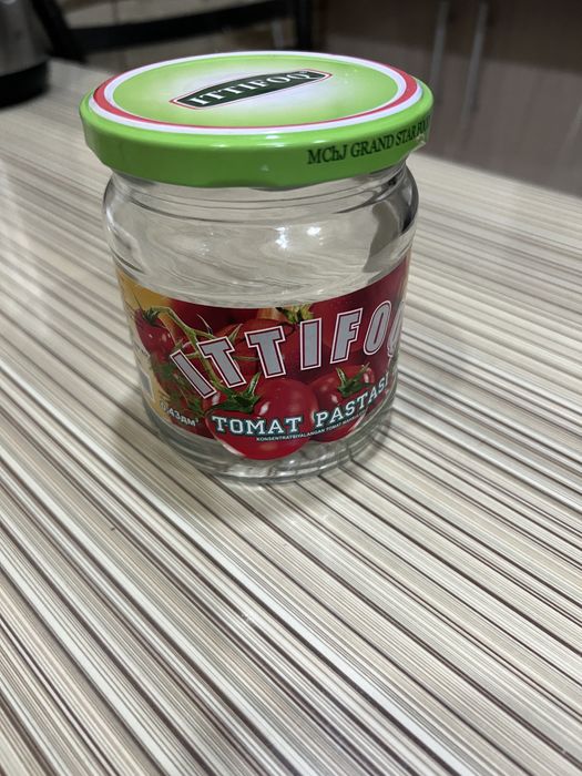 Банки в отличном состоянии с крышками,количество 20-30 шт