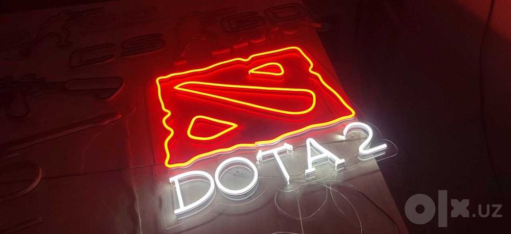 O’yin klubi uchun neon xizmatlari.