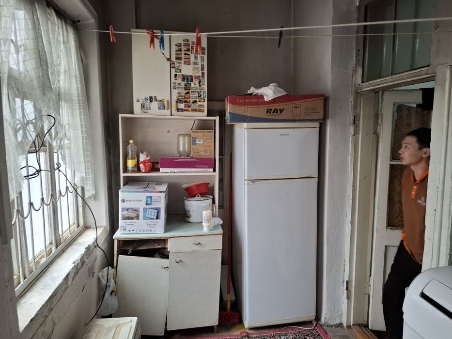 Продаётся 4 ком квартира в центре А. Наваи оринтир Мих бургер