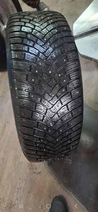 Продам комплект дисков с зимней резиной