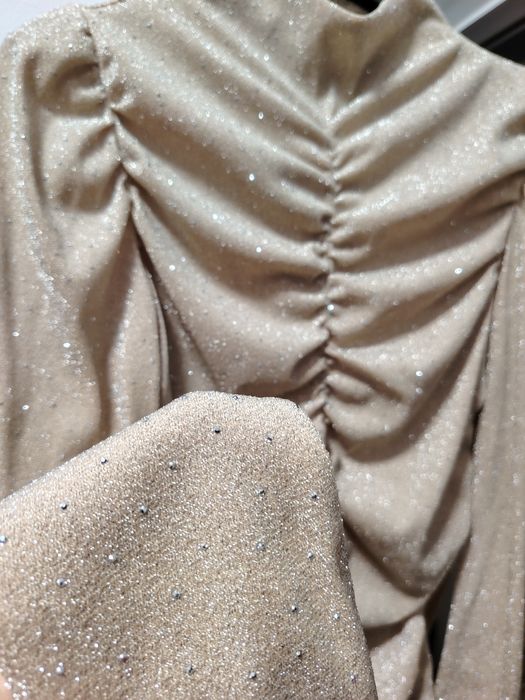 Нова! Дамска блуза с камъни в бежово