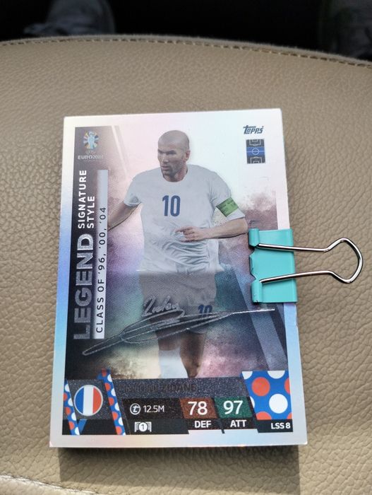 Vand un album plin de jucatori de la uefa euro 2024 .Sunt foarte bune