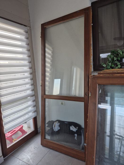Geamuri și usi din termopan lemn