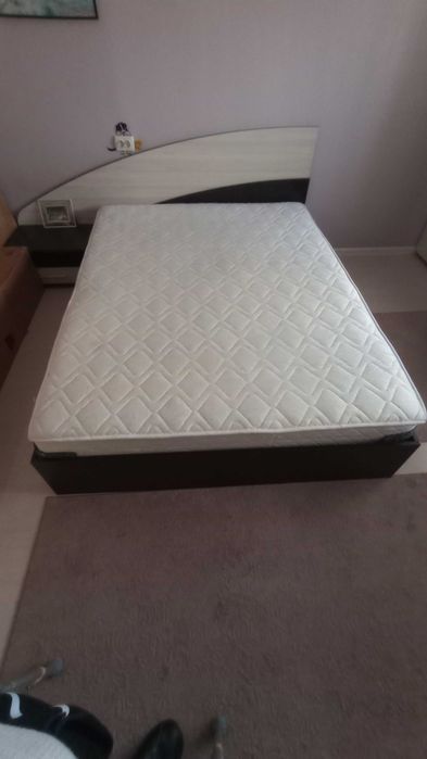 Легло с матрак 144/190. + нощно шкафче.