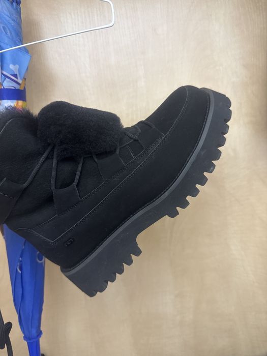 Женские  замшевые черные ботинки