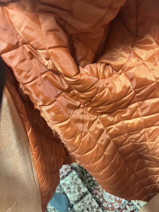 Haina matlasata cu guler blana