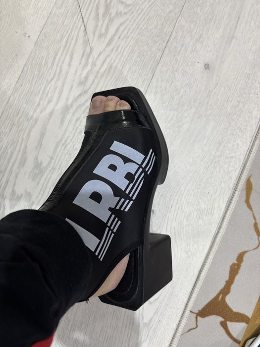 Обувь женская модная