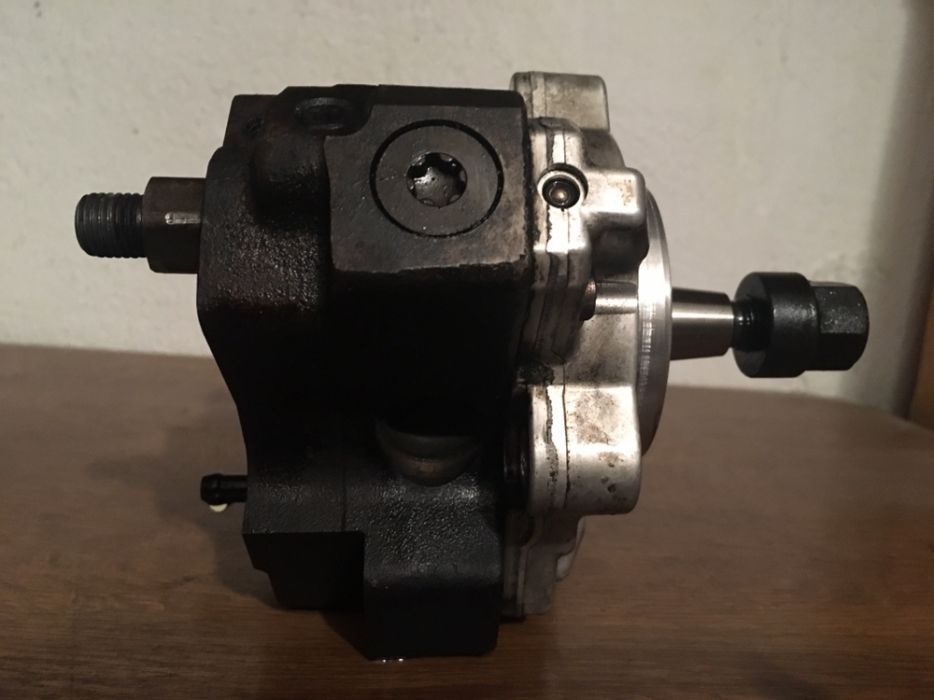 Pompa inalte/injecție bmw E60/61 525/530 E46/E65/E83/E53 M57N