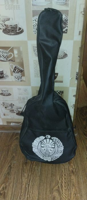 Акустическая гитара