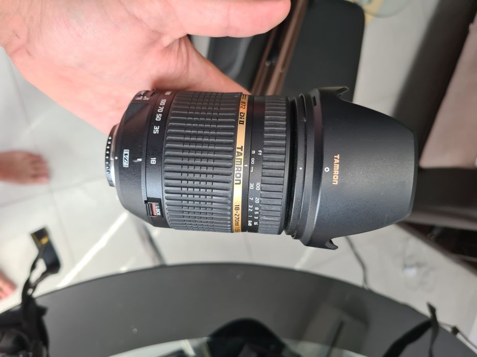 Nikon D7000 + 2 обектива + статив + раница