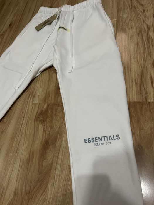 Pantaloni essentials