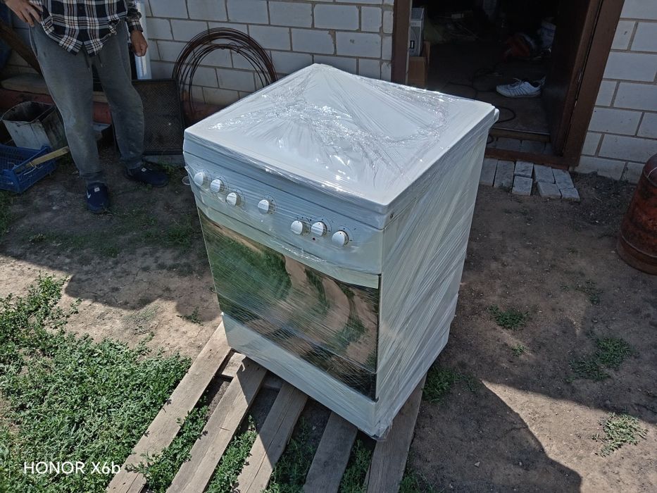 Кухонные плита(газовые-3,электронные - 1)