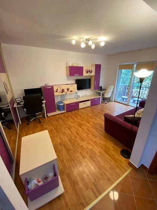 Inchiriez apartament 2 camere,55 mp, parcare inclusa-Floresti