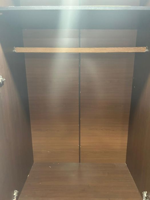 Шкаф двухдверный