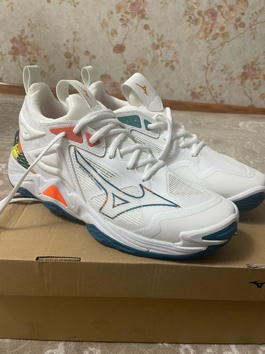 Волейбольные кроссовки mizuno