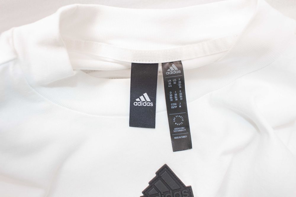 Adidas оригинална дамска тениска памук кроп бяла гумено лого XS
