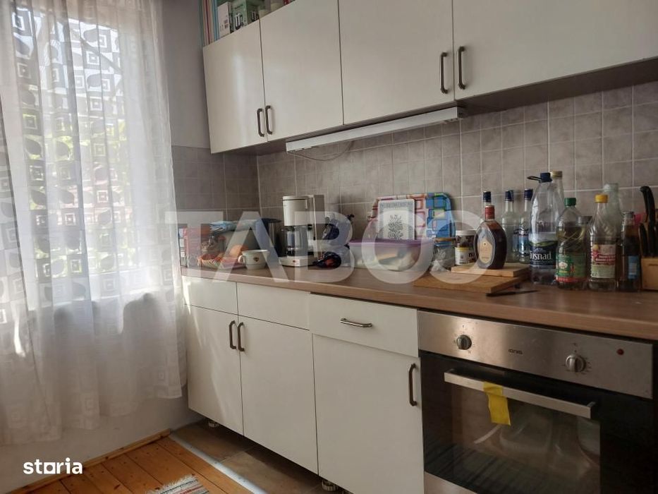 Casa si curte individuala 2 corpuri de casa separate 4 camere gradina