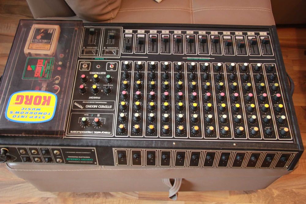 KORG Стерео Миксер 12 канала