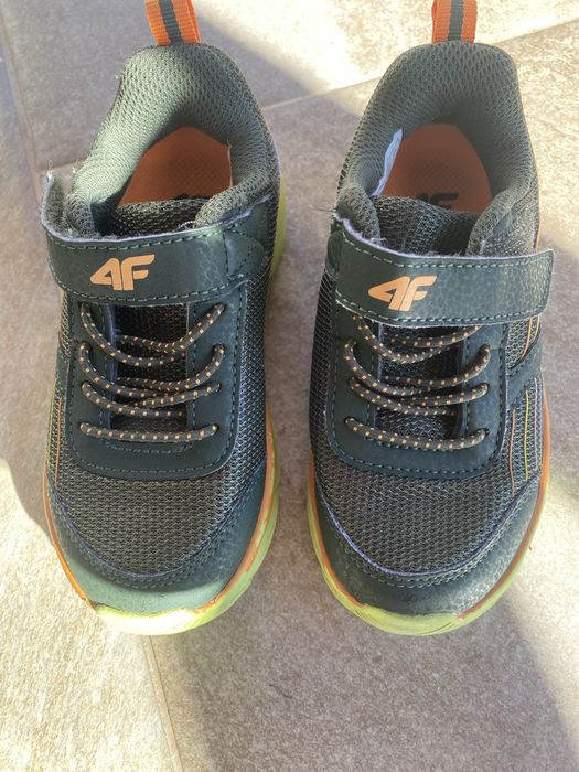 Adidasi 4F.