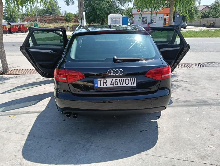 Dezmembrez Audi a4