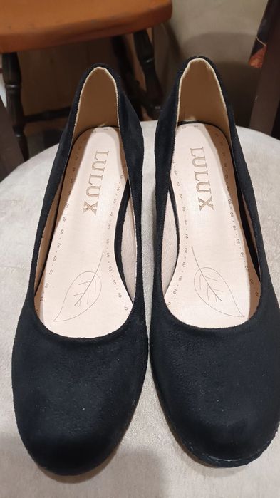 Чисто нови дамски обувки на платформа Lulux, еко велур, номер 39