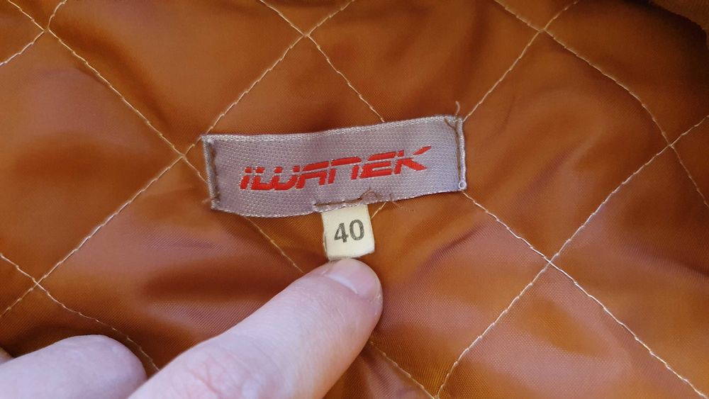 Женская куртка-ветровка