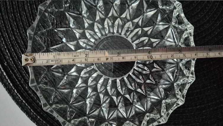 3 Boluri de servire din sticlă tăiată transparentă