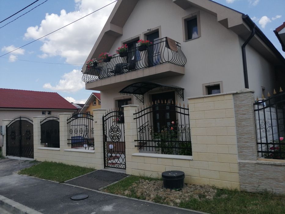 Vila de închiriat pe termin lung