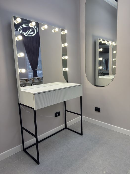 Продам визажный стол