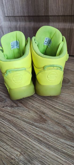 Детски светещи маратонки Skechers UK13.5 EUR33