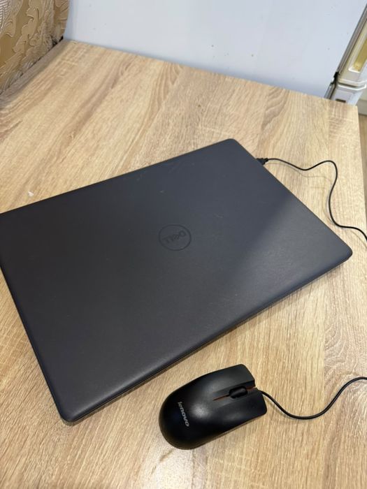 Ноутбук Dell Vostro 3500