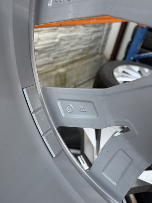 Roti Jante Aliaj 20 Montero Original Vw Touareg 3 CR Cu Anvelope Pirelli 285/45/20 Ca Noi