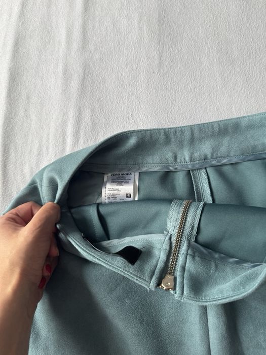 Fustă Vero Moda din piele întoarsă ecologică, verde mentă, mărimea S