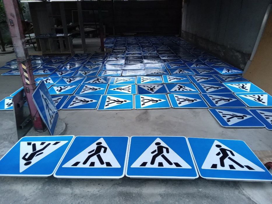 Svetoforlar va yoʻl belgilari tayyorlash