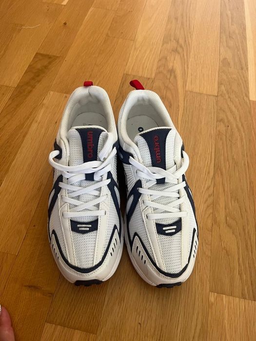 umbro кроссовки