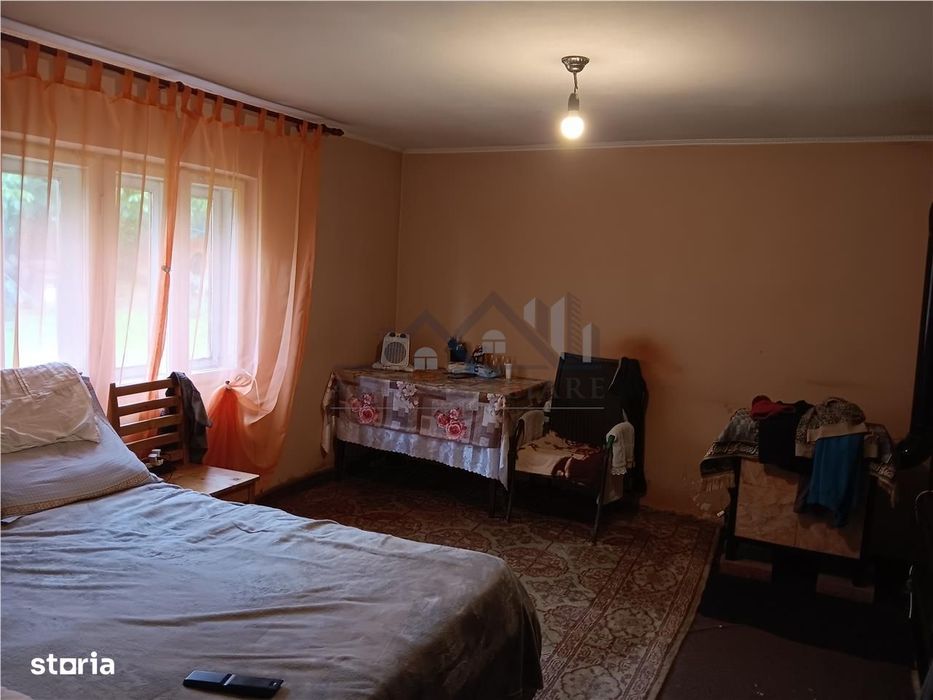 Manta Rosie  Hlincea Teren 616mp si Casa veche din caramida 81mp