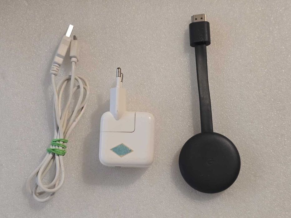 Google Chromecast 3, Streaming Media Player Full HD 1080p, Wi-Fi HDMI