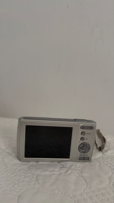 Casio QV-R100 – 14.1 MP дигитален фотоапарат
