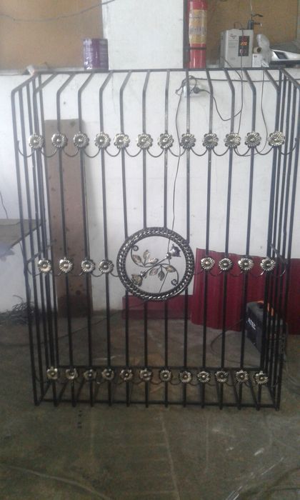 Навес реше'тки перила