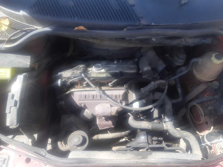 Рено Сценик-бензин на части