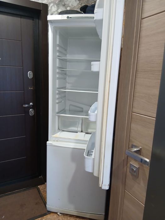 Холодильник Indesit