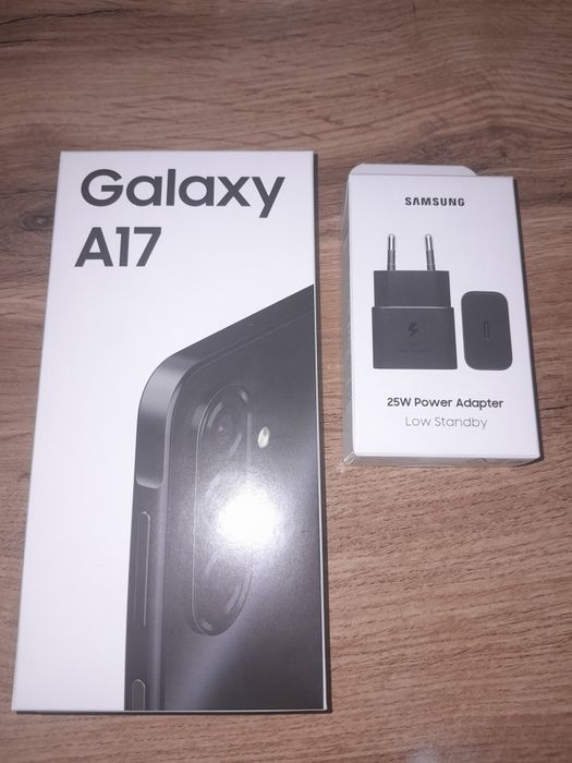 Смартфон Самсунг А 17