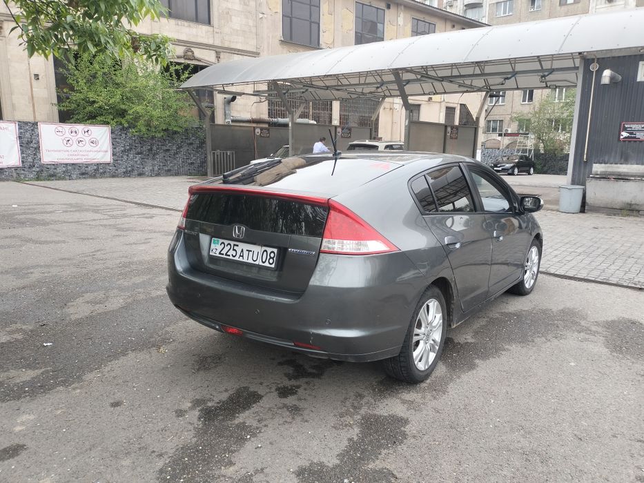 Honda insight 2009  продам
