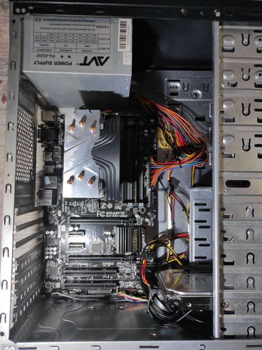 Игровой комплект/ gigabyte ultra B85 + I3 4160 + ram ddr3 1600mhz