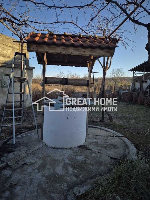 Двуетажна тухлена къща в живописното село Васил Левски!! Гараж!!