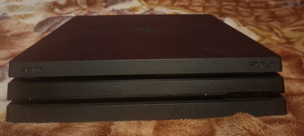 PS 4 pro + телевизор + джойстик