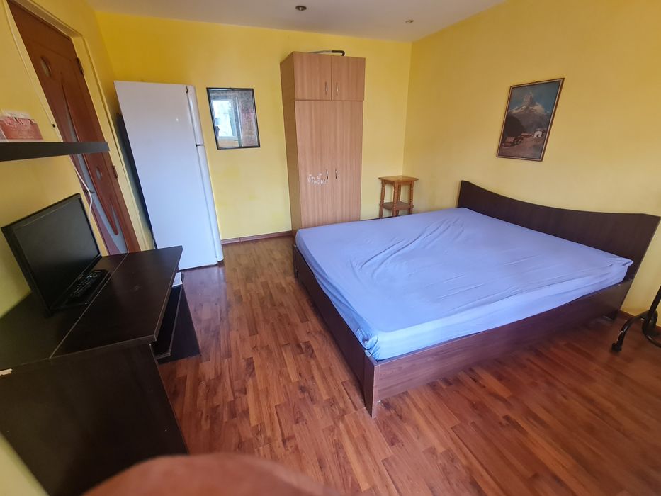 Închiriez , Garsonieră  mobilată  500m distanță de Arena Mallall